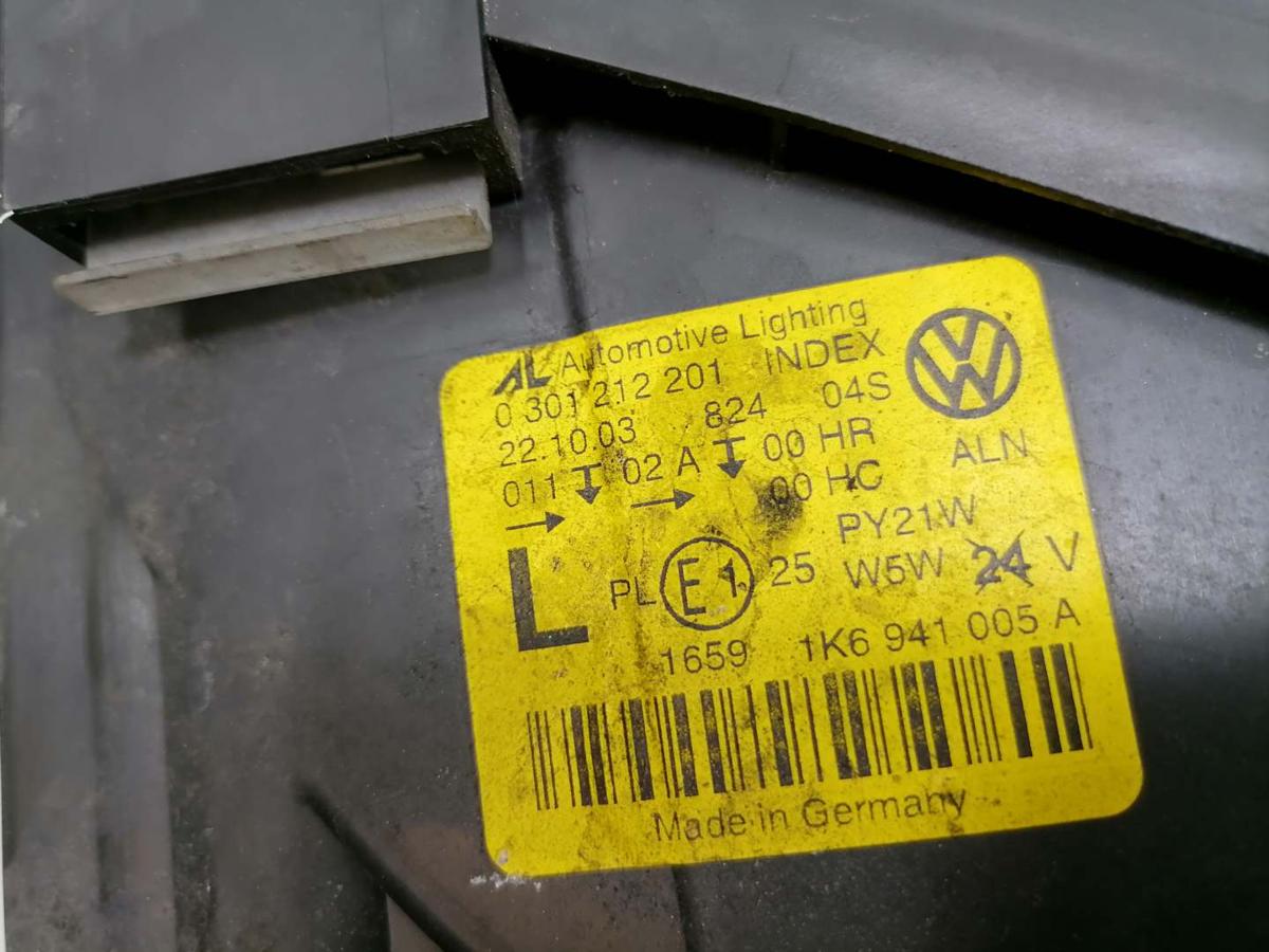 VW Golf V original Scheinwerfer vorn links Halogen Bj.2004